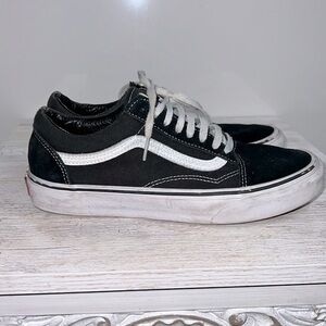 Vans women’s size 9. Men’s size 7.5